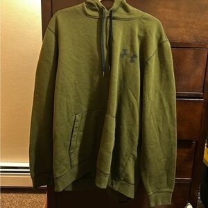 Men’s Under Armour Sweatshirt. Size X-Large.